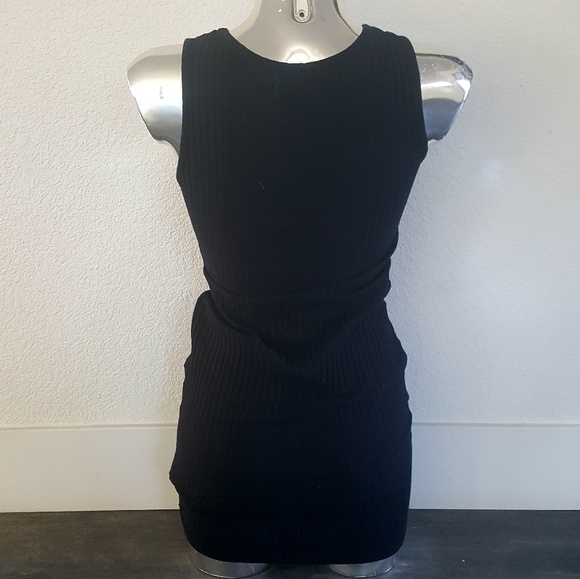 Black Ribbed Q Asymmetrical Mini - Picture 2 of 3